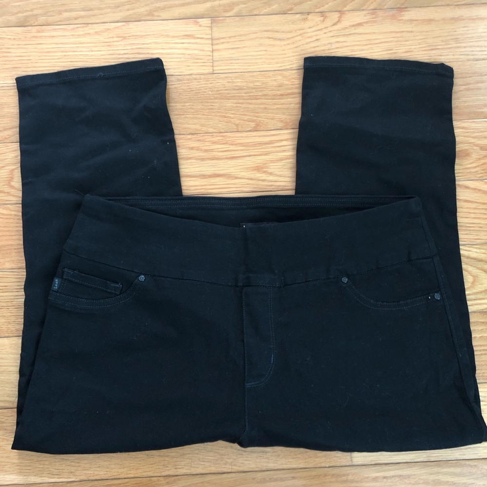 Lee Slimming fit Black Capris